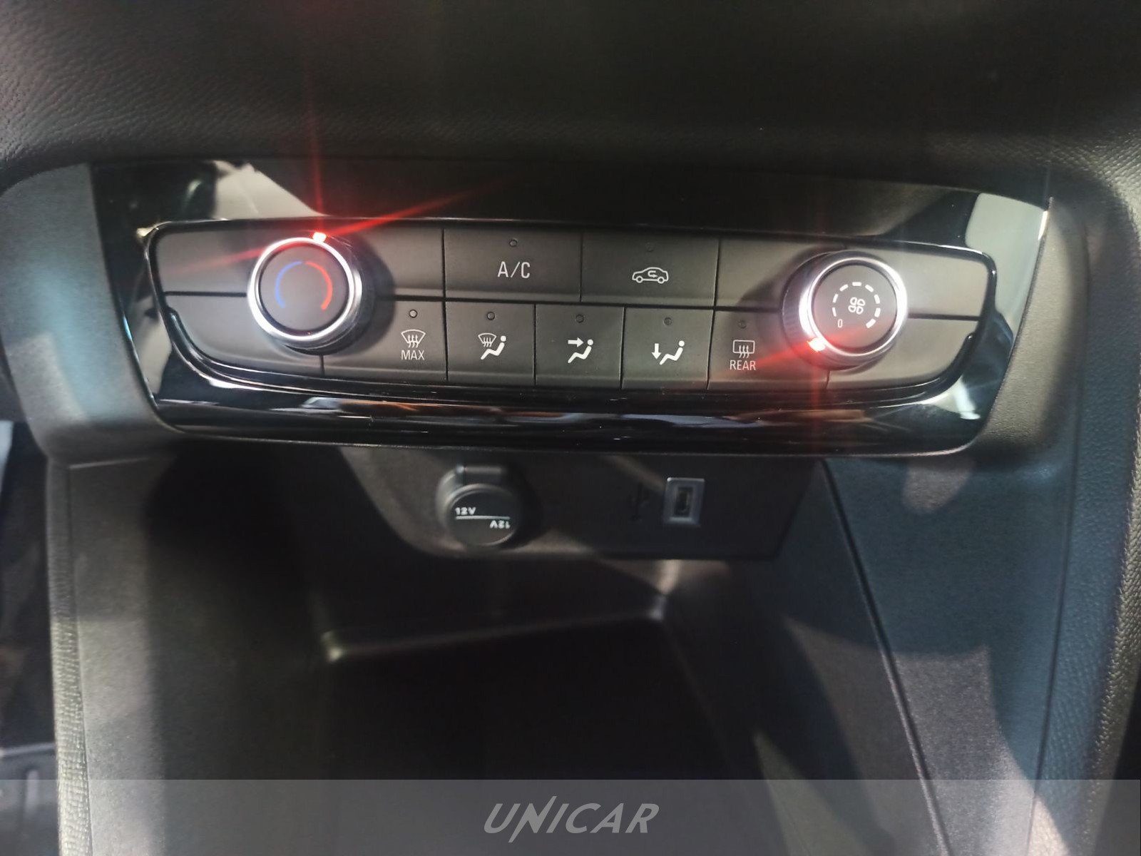 UNICAR Opel Corsa
