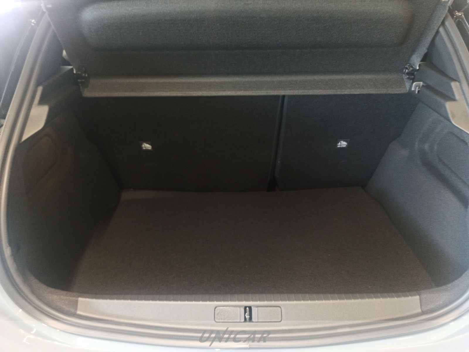 UNICAR Opel Corsa