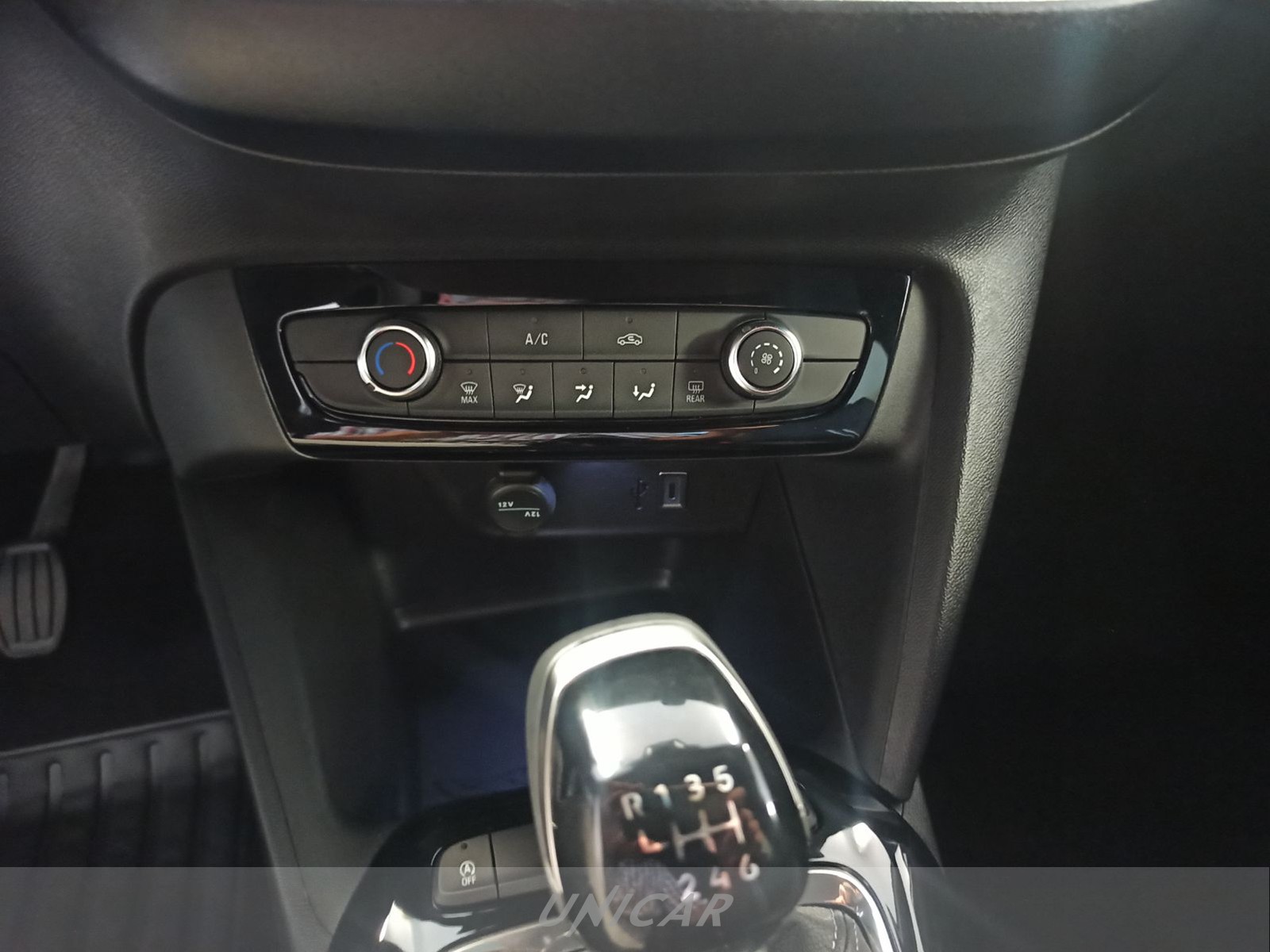 UNICAR Opel Corsa