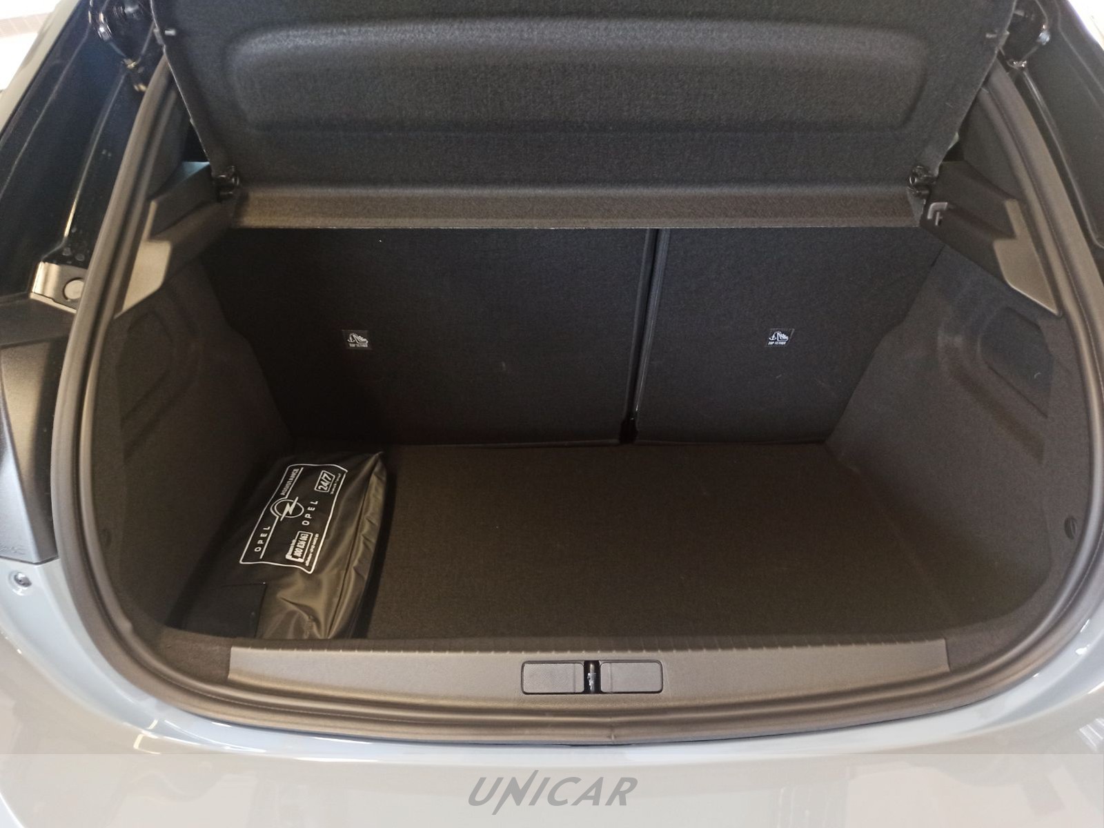 UNICAR Opel Corsa