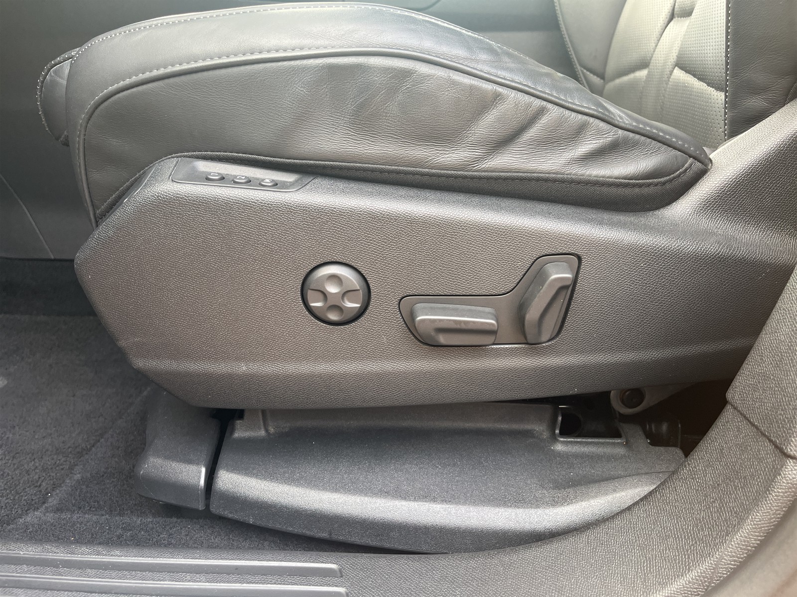 CAR_AUTO DS DS 7 Crossback