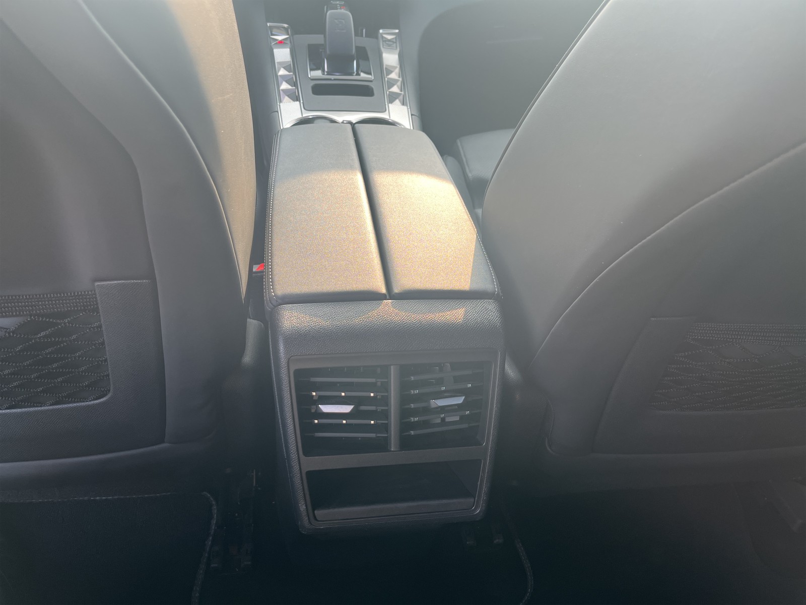 CAR_AUTO DS DS 7 Crossback