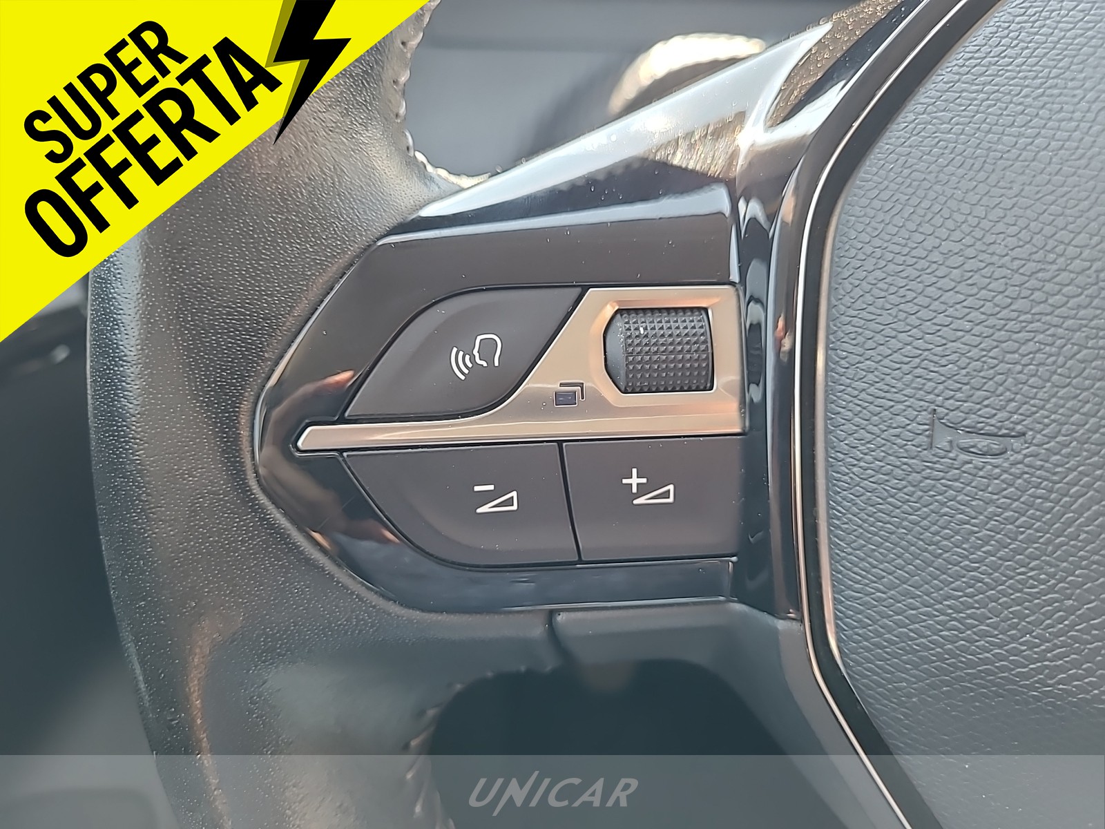 UNICAR Peugeot 208