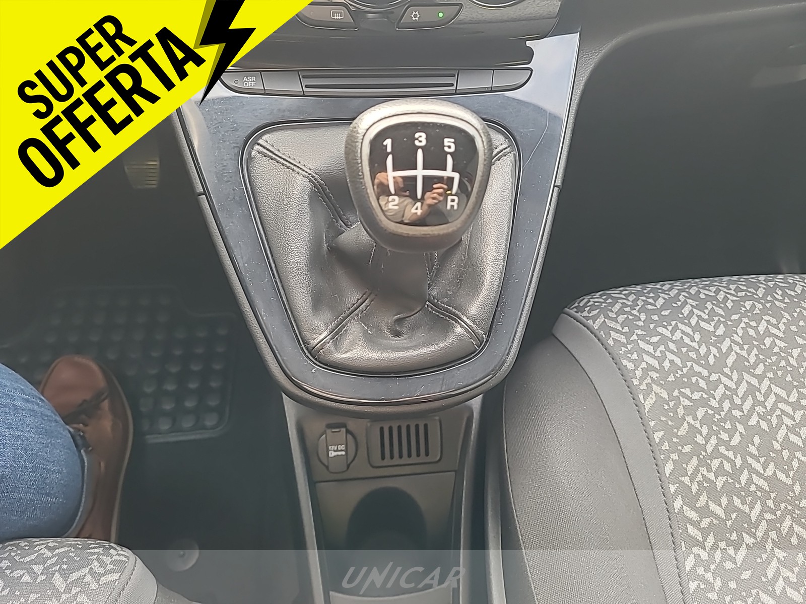 UNICAR Lancia Ypsilon