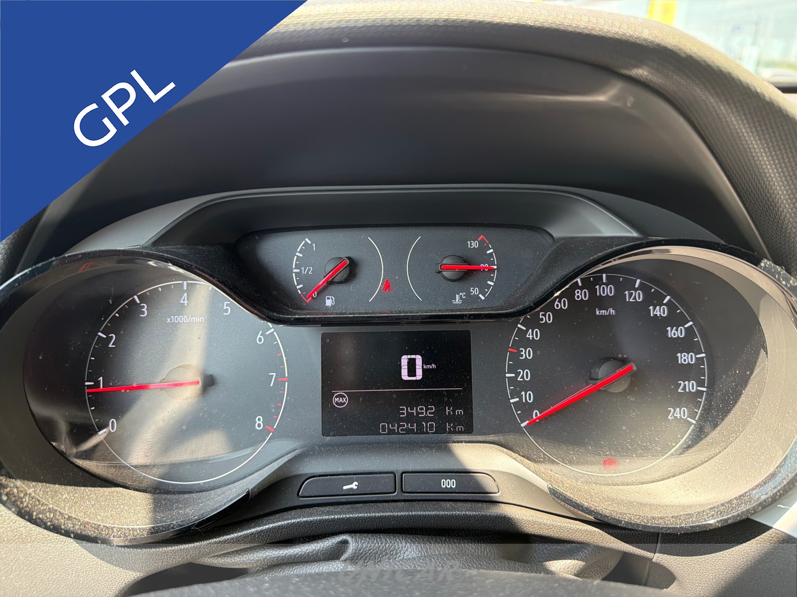 UNICAR Opel Crossland