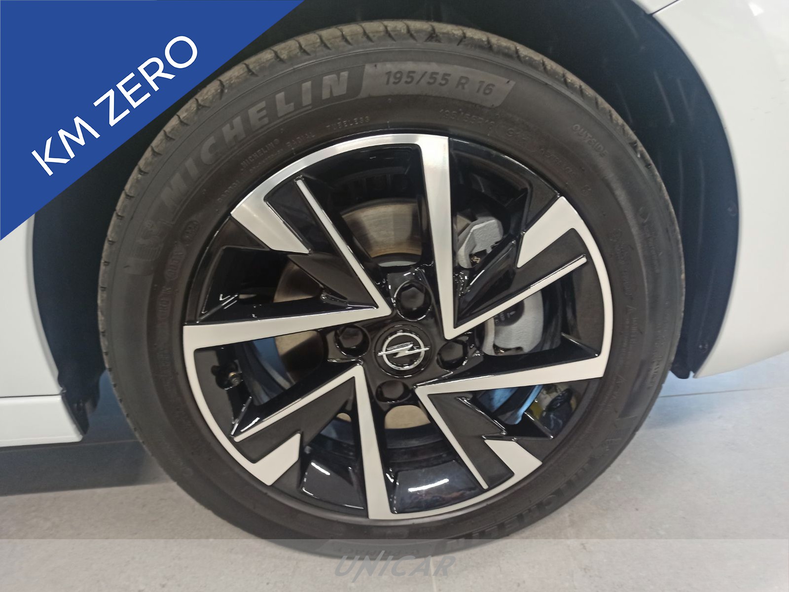 UNICAR Opel Corsa