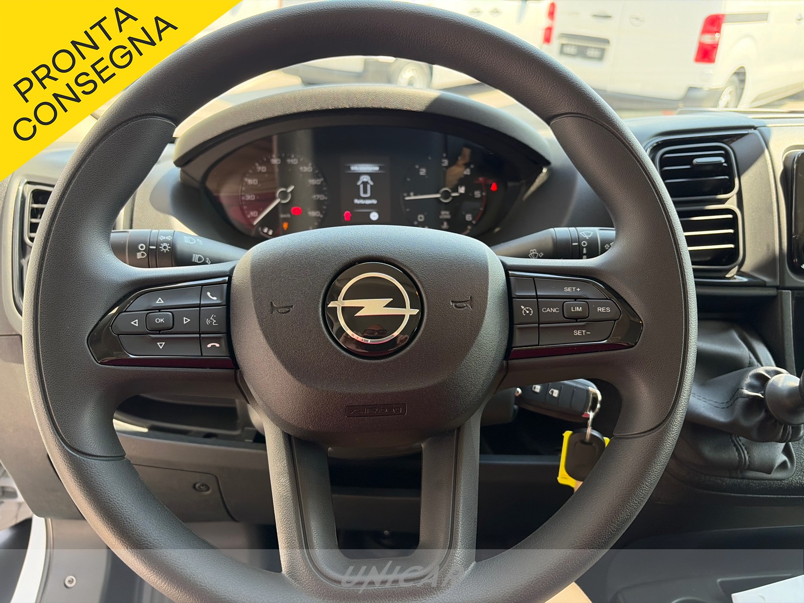 UNICAR Opel Movano
