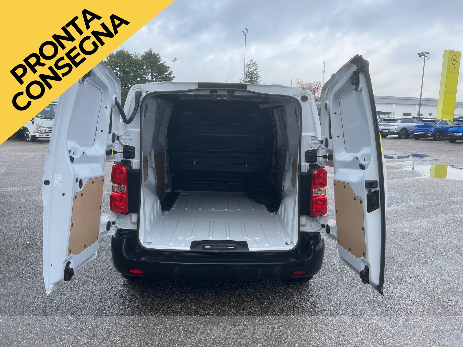 UNICAR Opel Vivaro