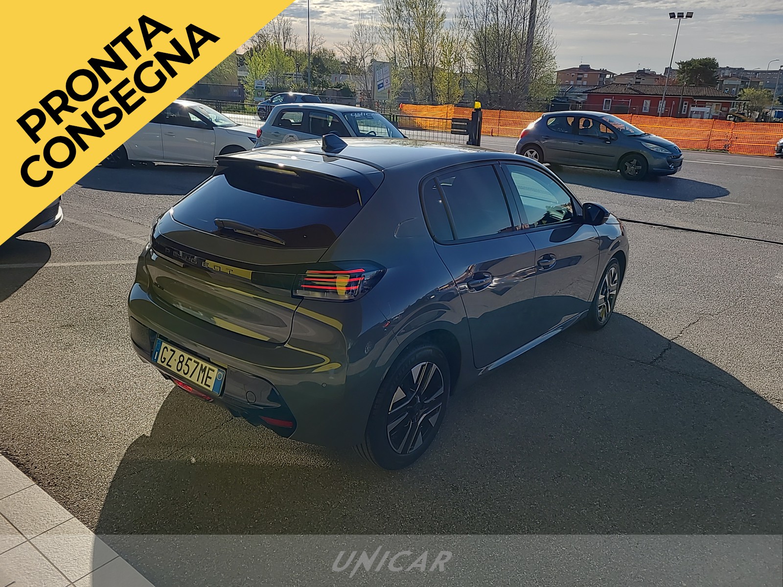 UNICAR Peugeot 208