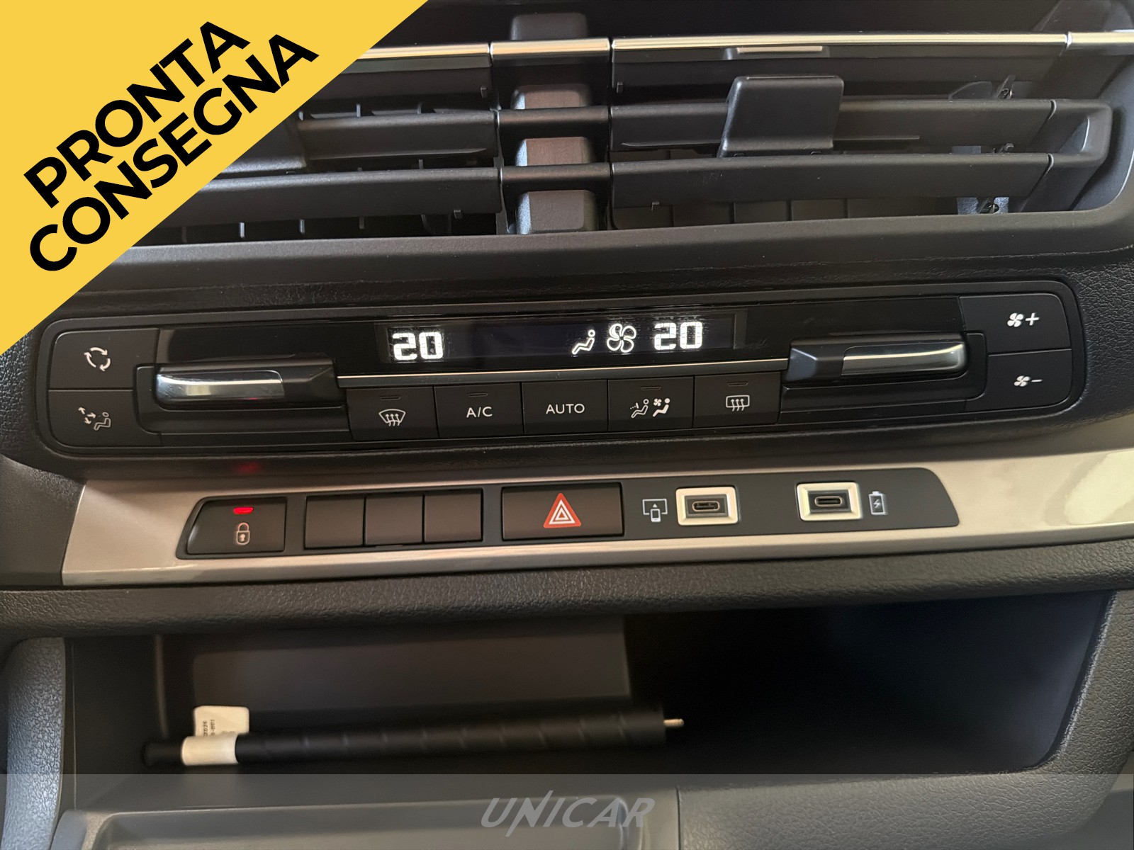 UNICAR Opel Zafira Life