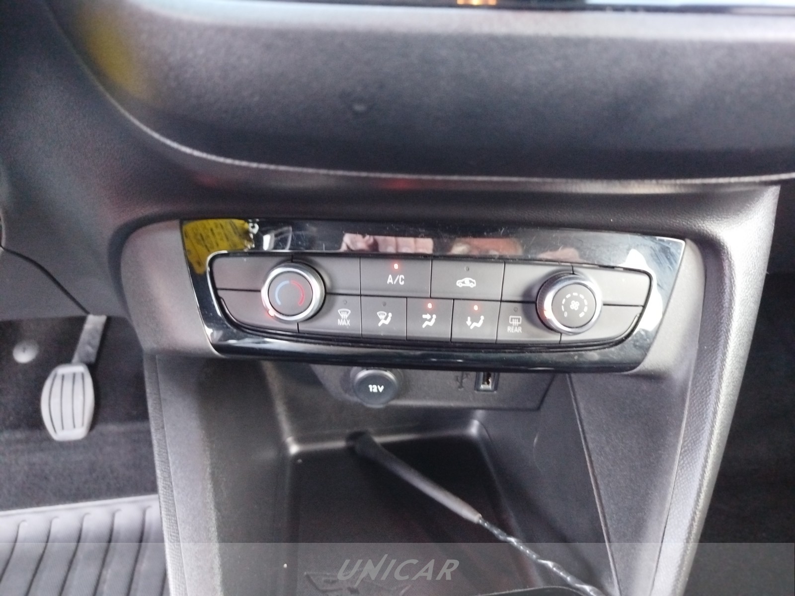 UNICAR Opel Corsa