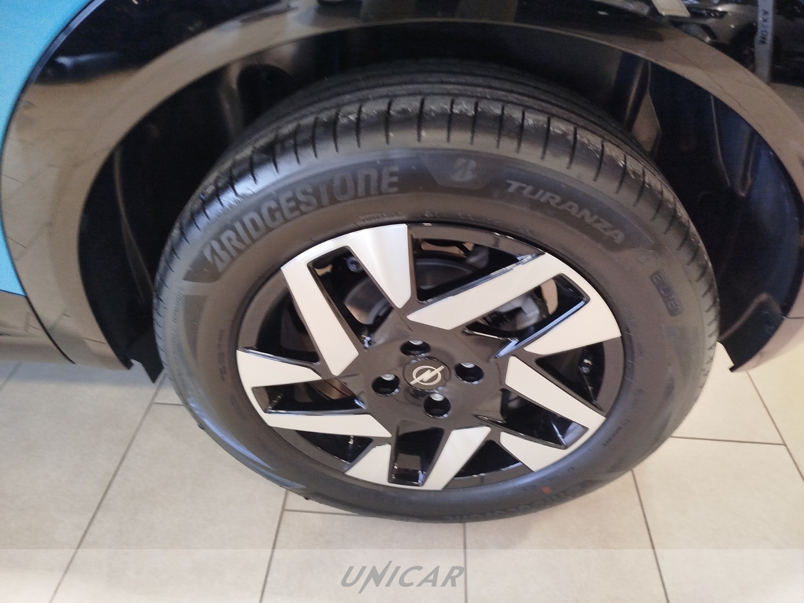 UNICAR Opel Mokka