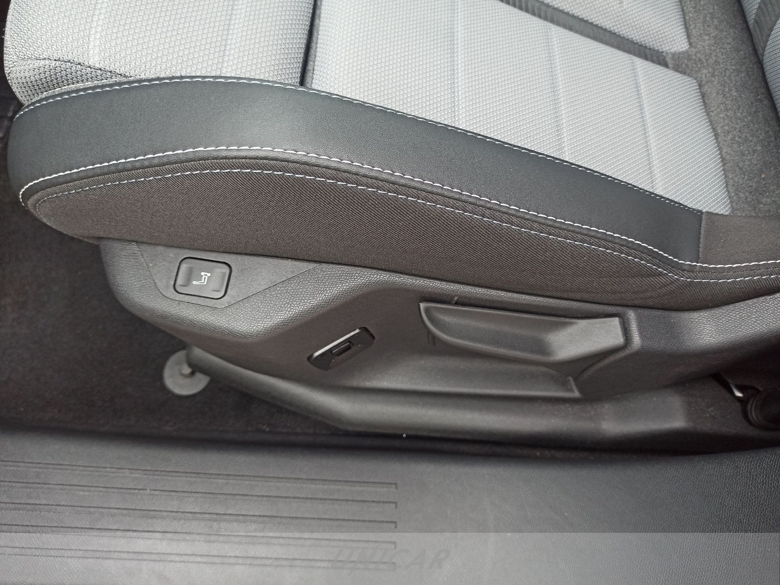 UNICAR Opel Grandland