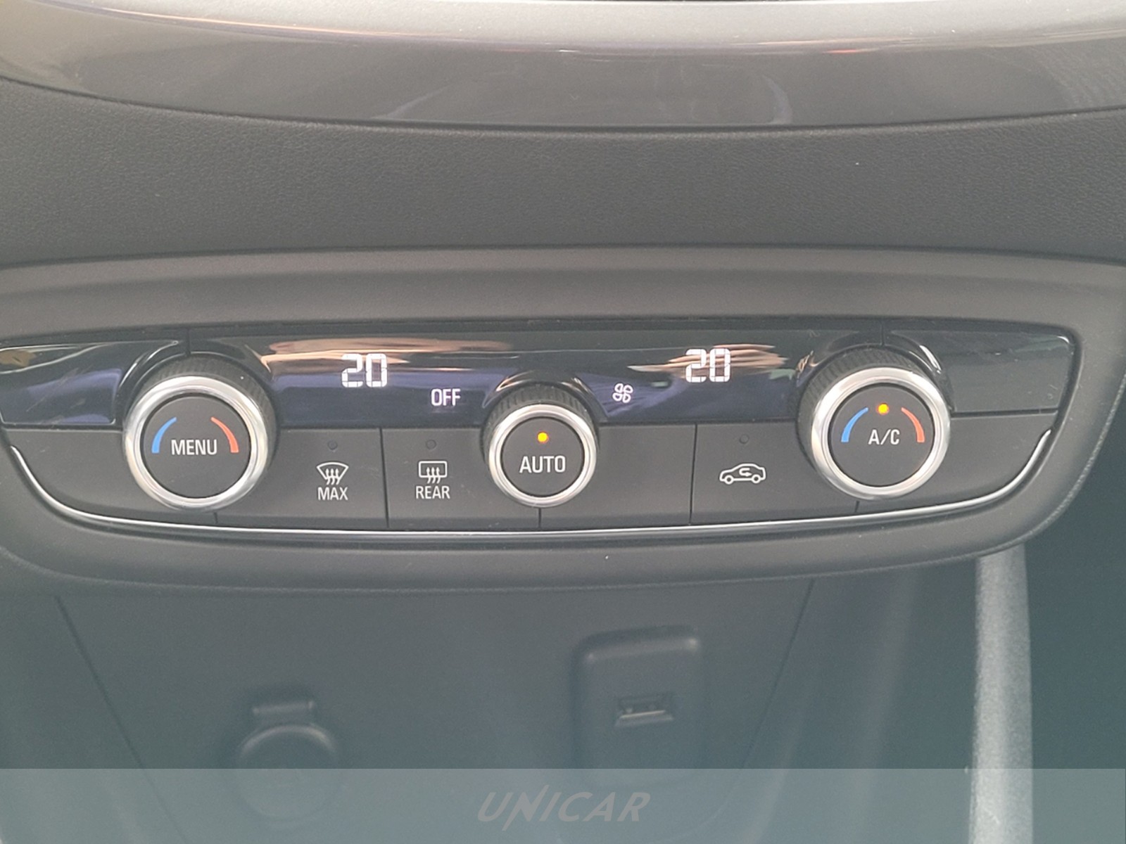 UNICAR Opel Crossland