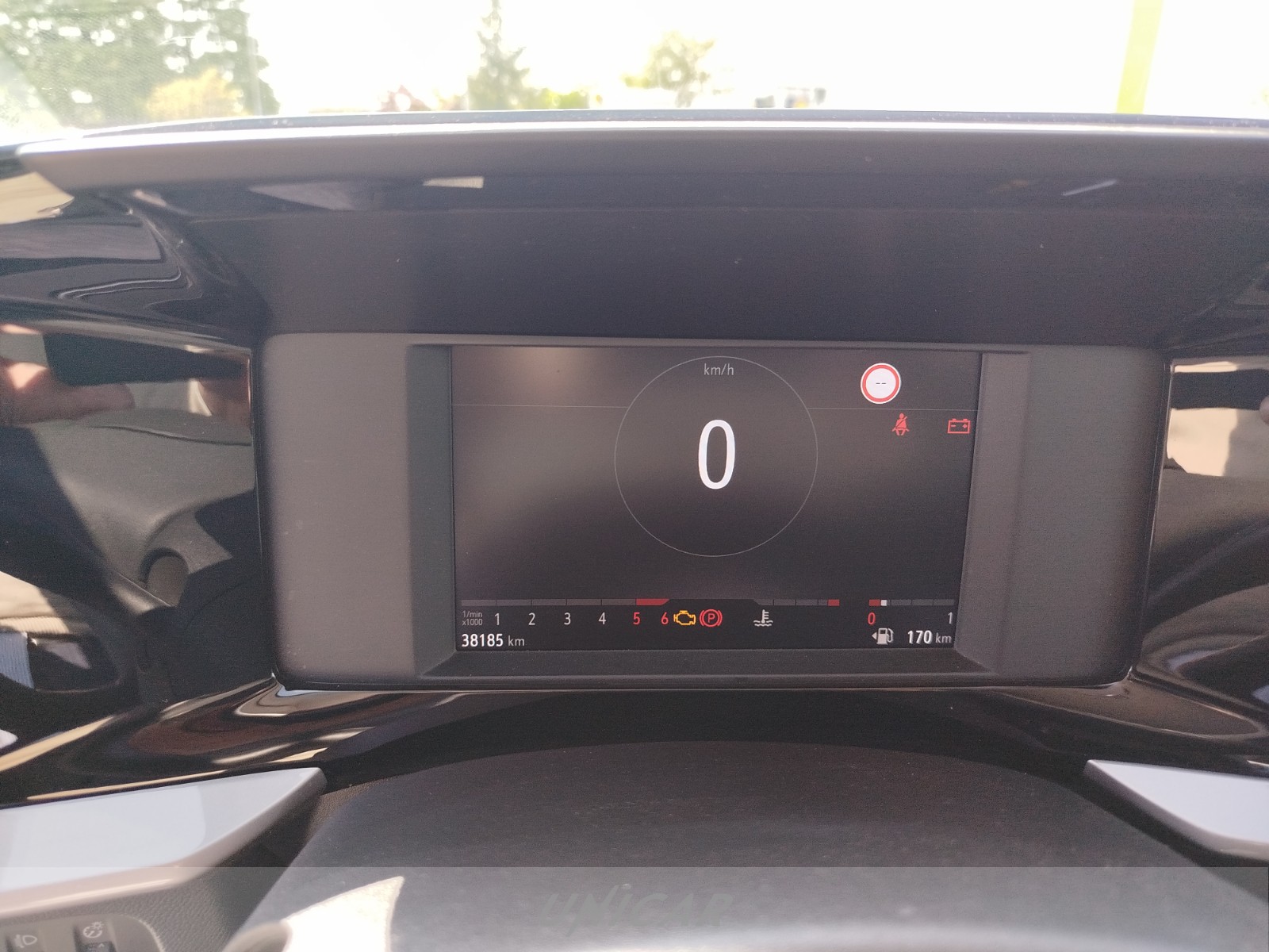 UNICAR Opel Mokka