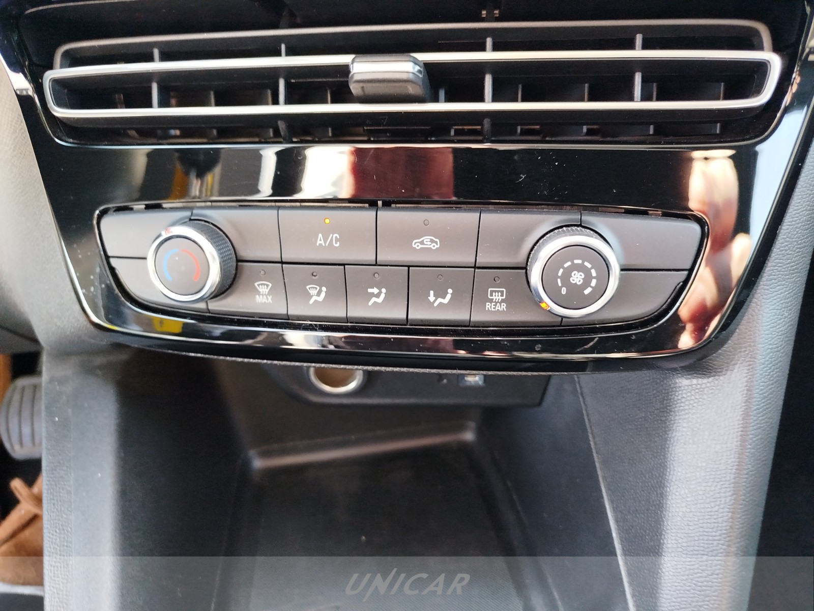 UNICAR Opel Mokka