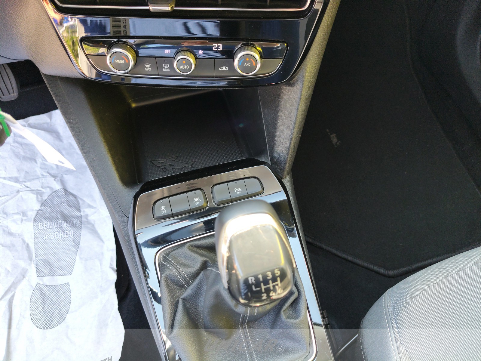 UNICAR Opel Mokka
