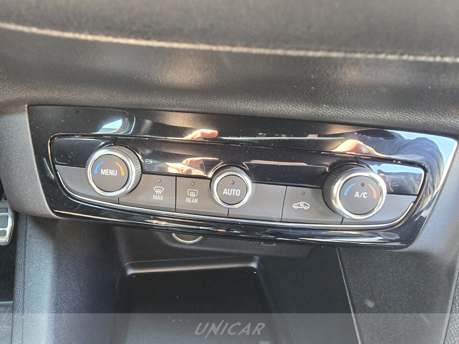 UNICAR Opel Corsa