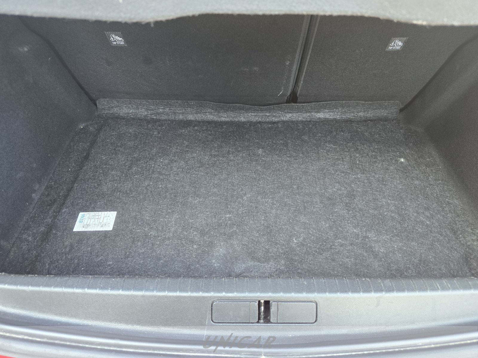 UNICAR Opel Corsa