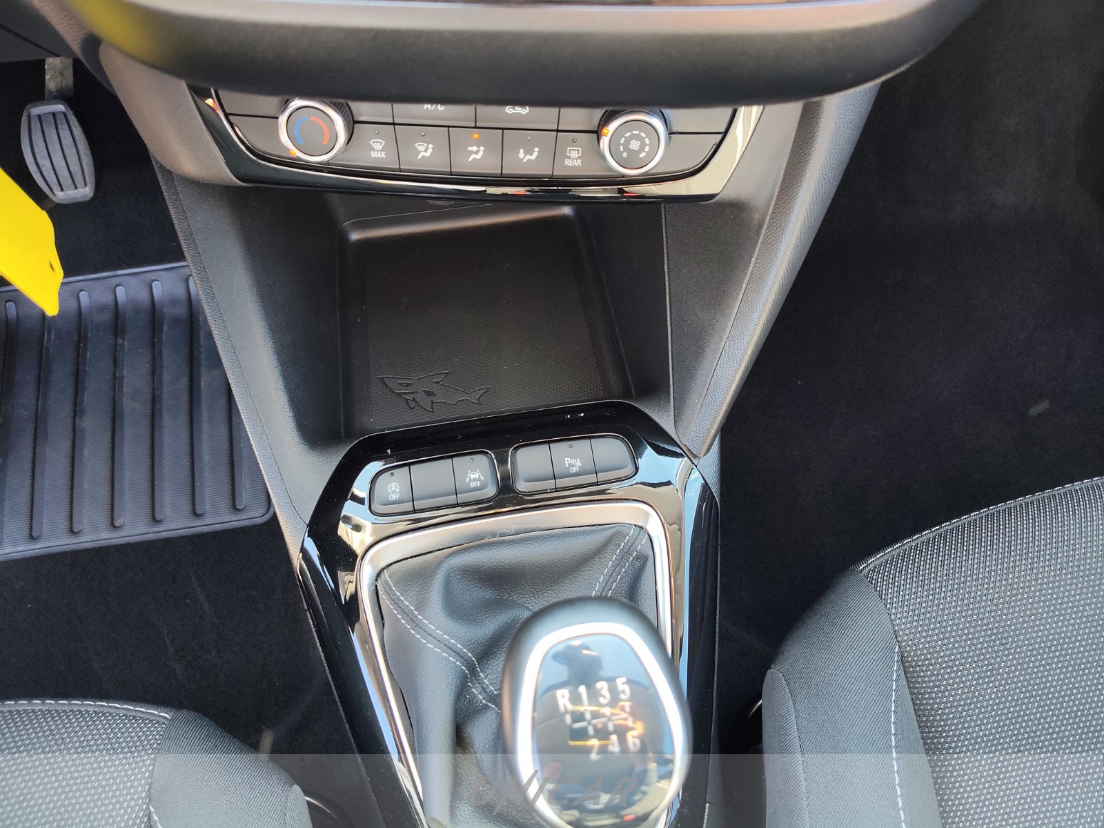 UNICAR Opel Corsa