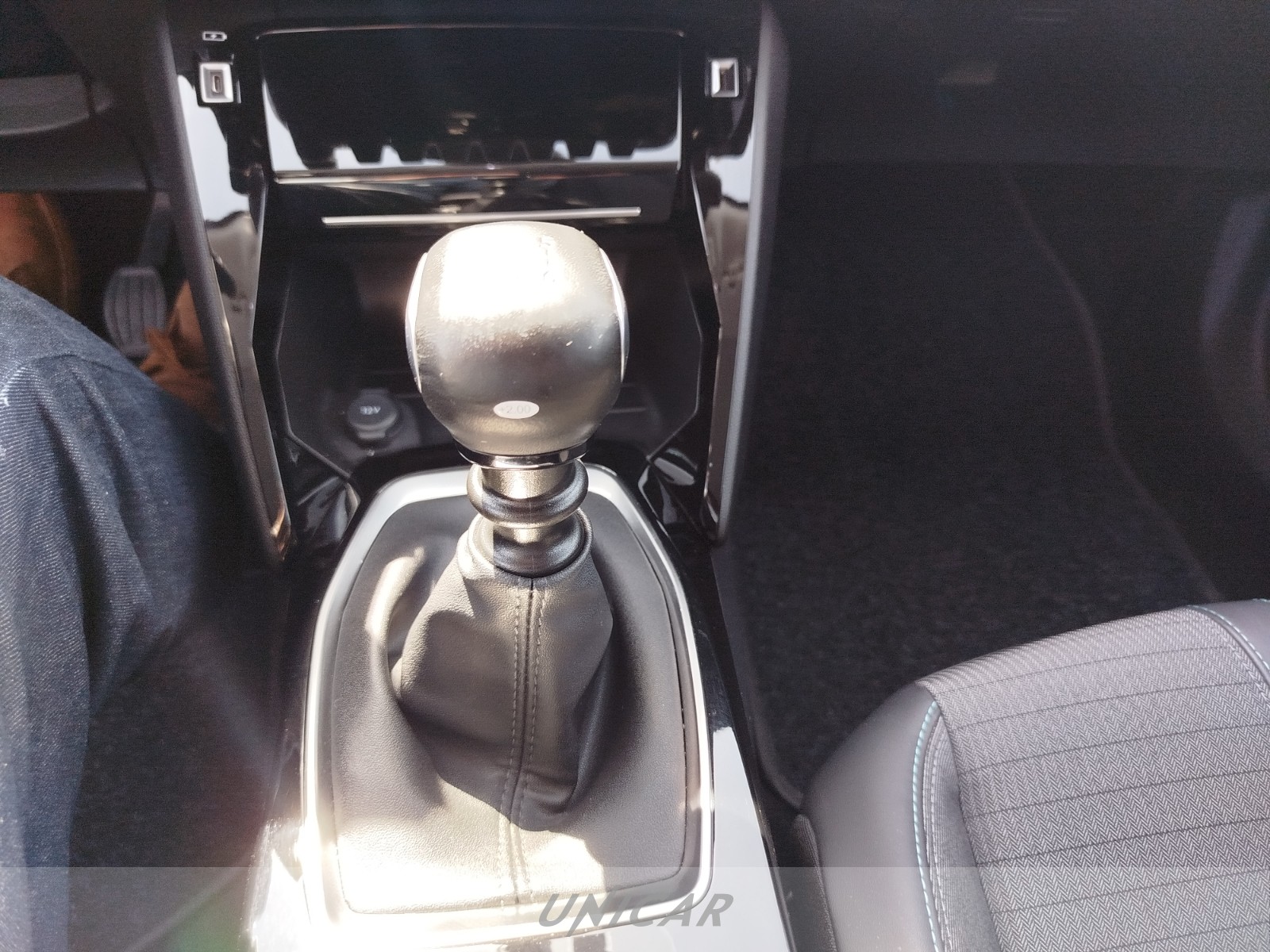 UNICAR Peugeot 2008