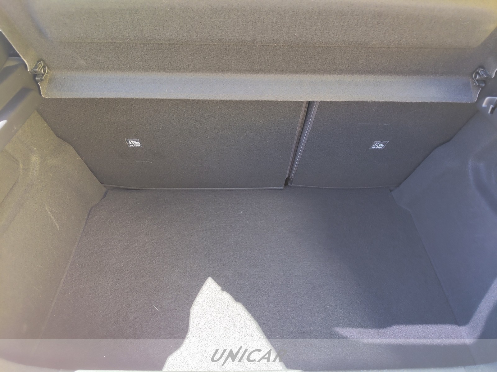 UNICAR Opel Corsa