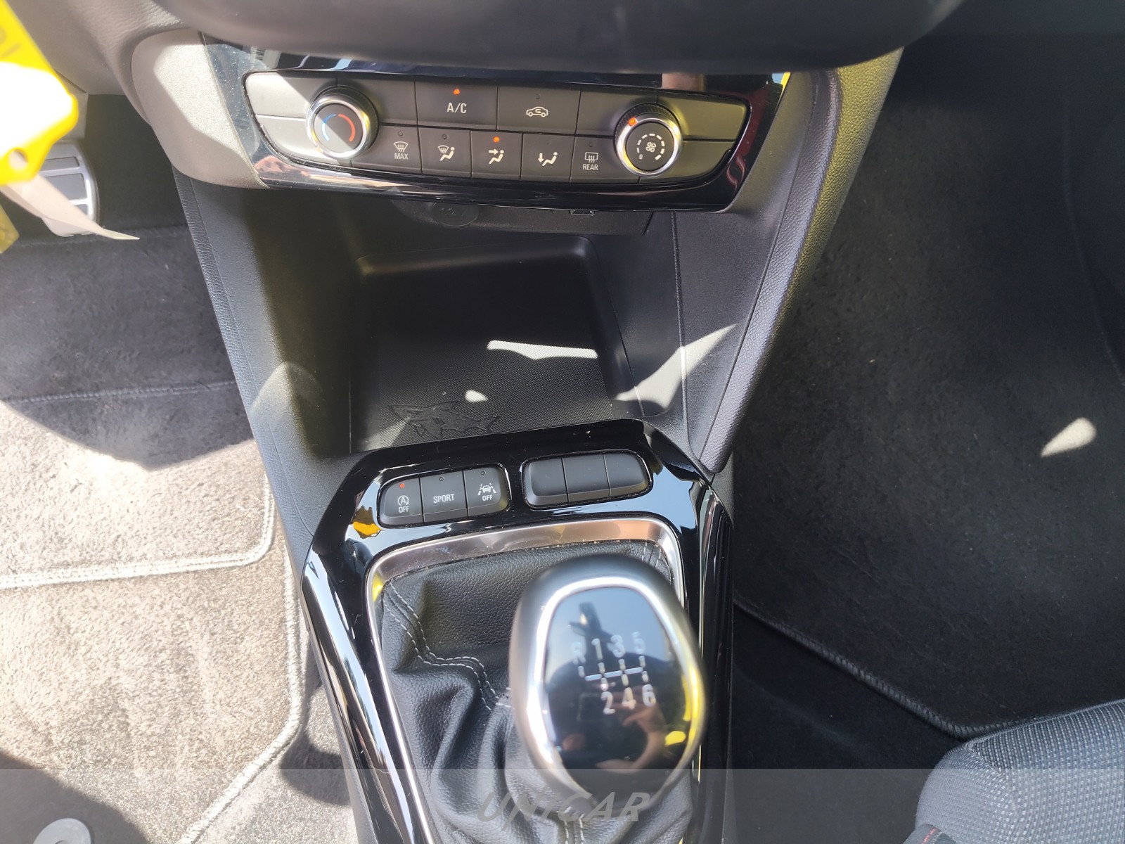 UNICAR Opel Corsa