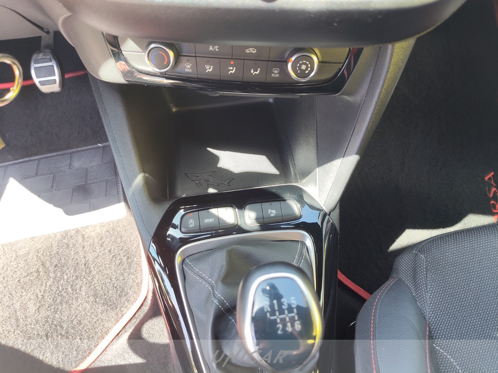 UNICAR Opel Corsa