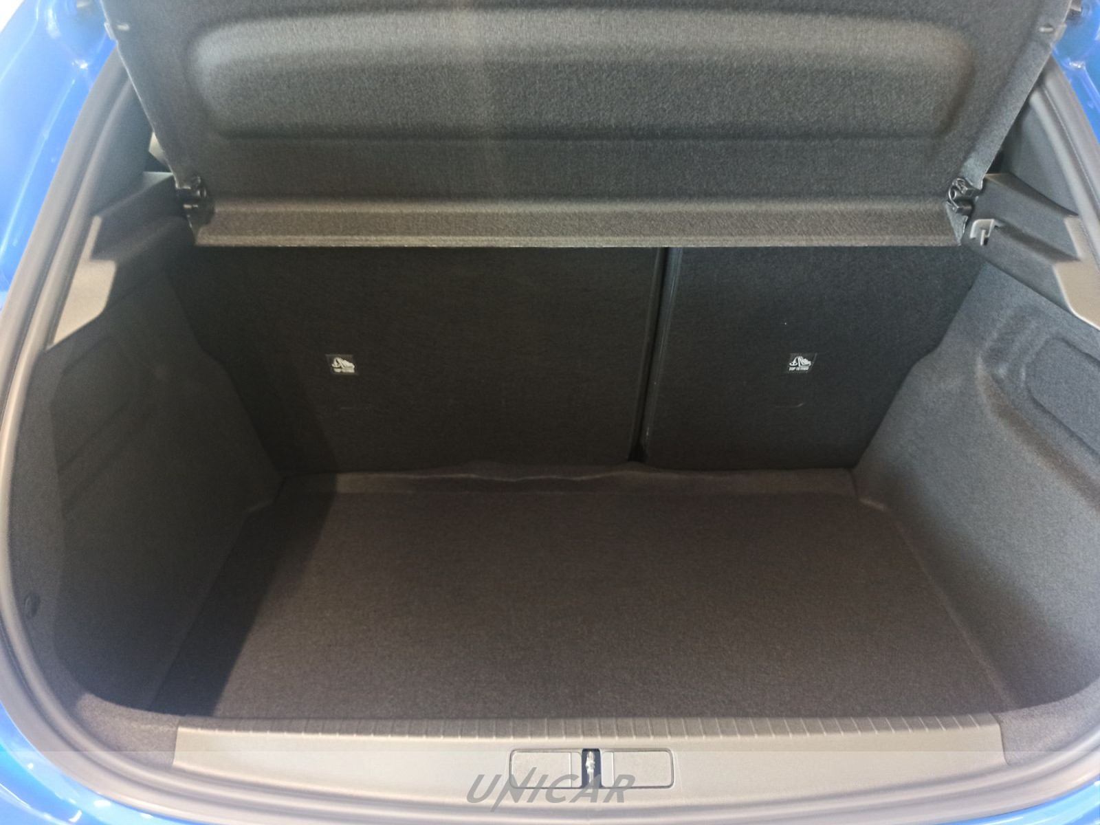 UNICAR Opel Corsa