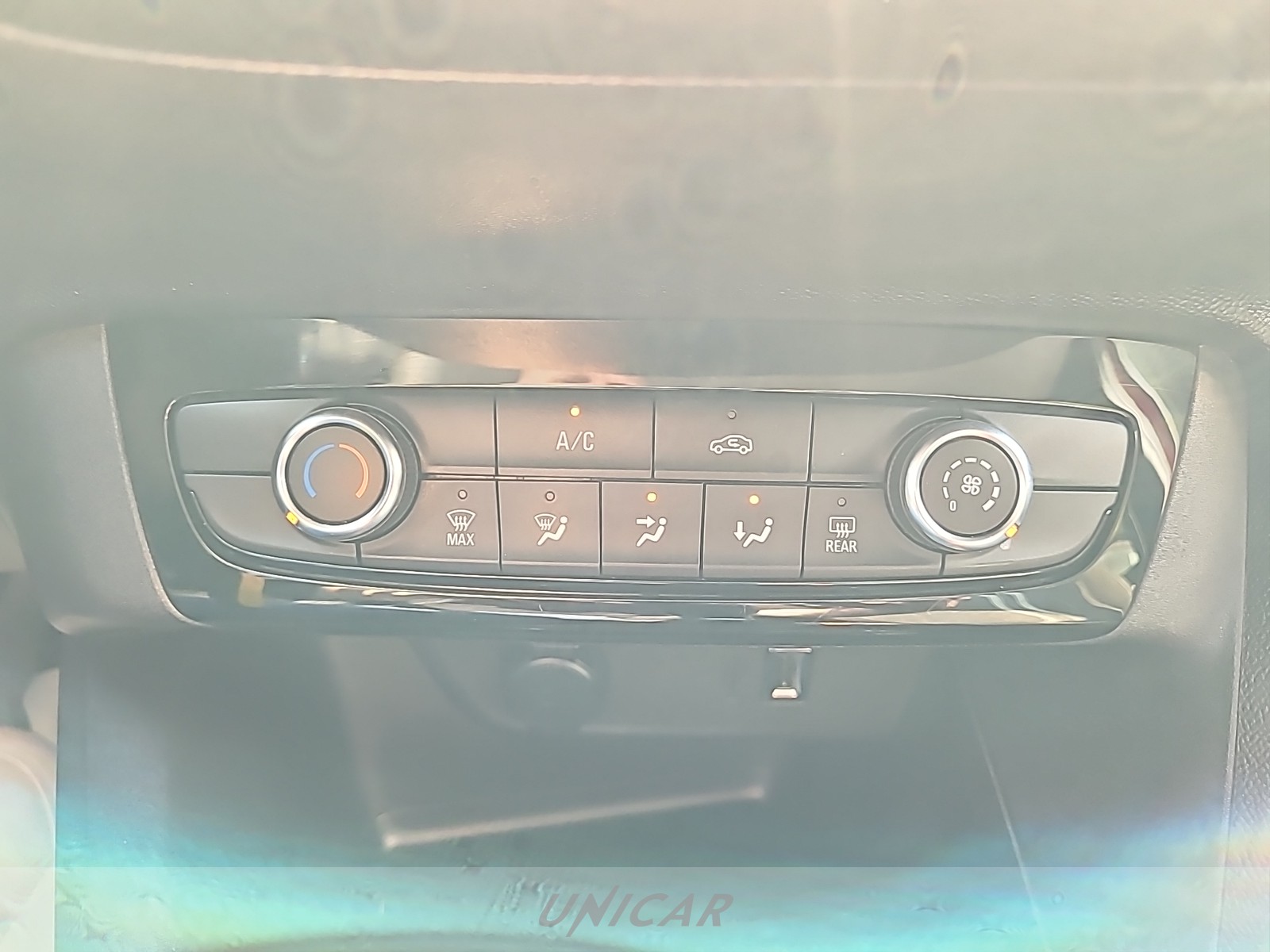 UNICAR Opel Corsa