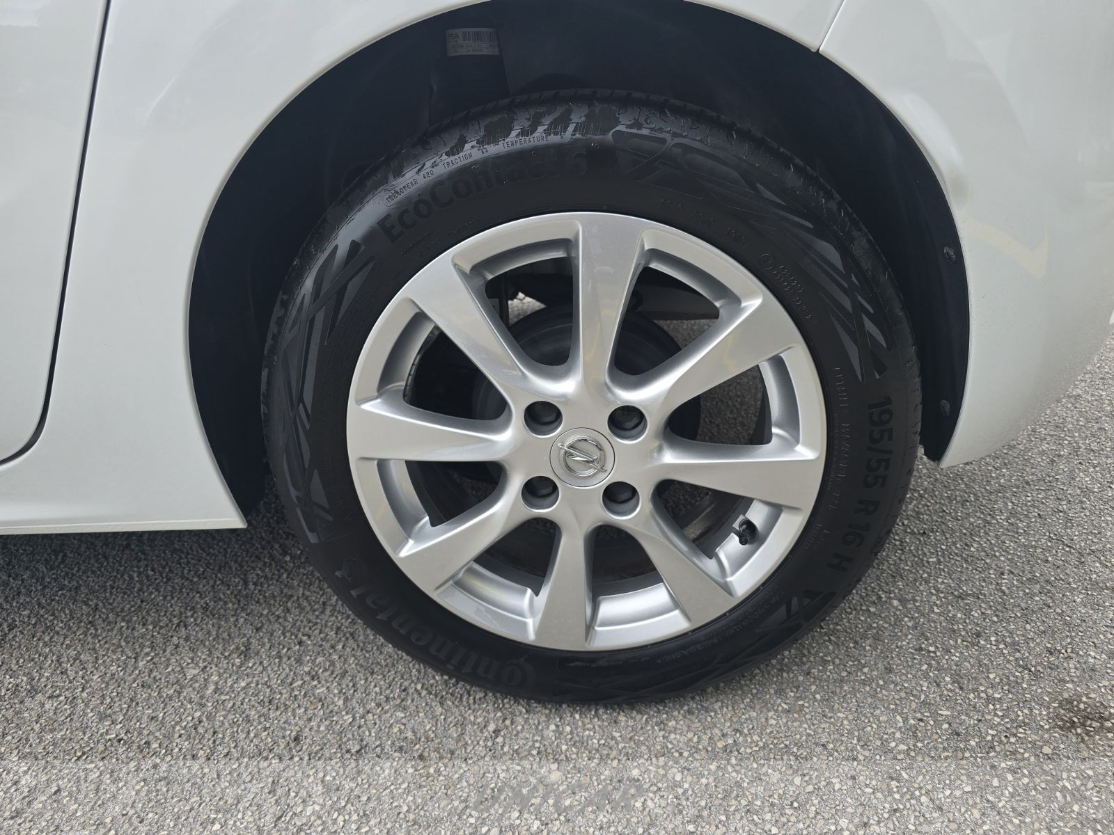 UNICAR Opel Corsa