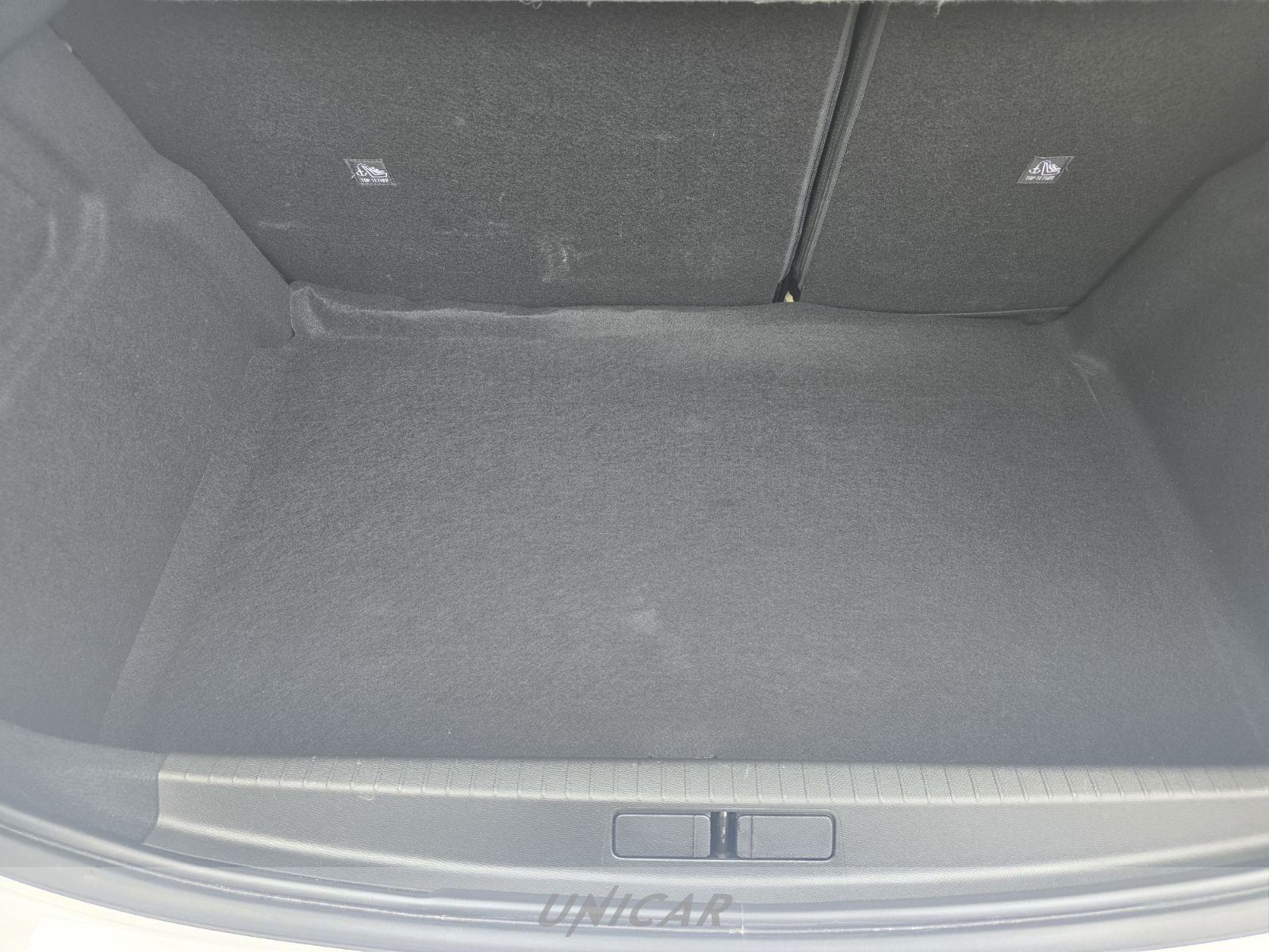 UNICAR Opel Corsa