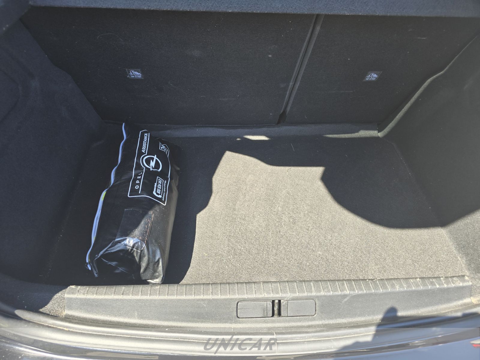 UNICAR Opel Corsa