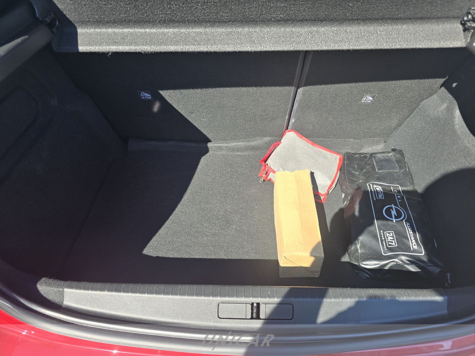 UNICAR Opel Corsa