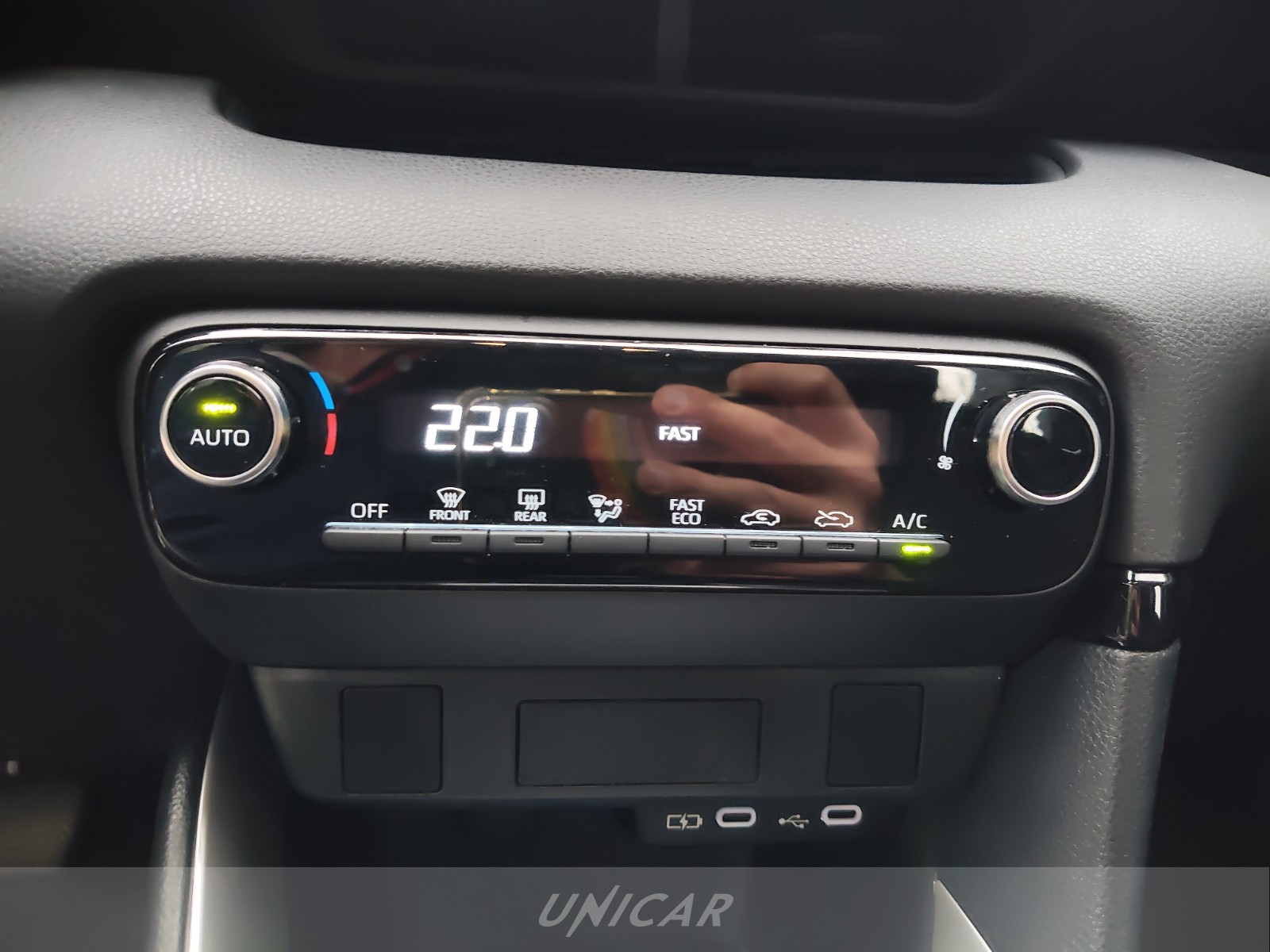 UNICAR Mazda 2