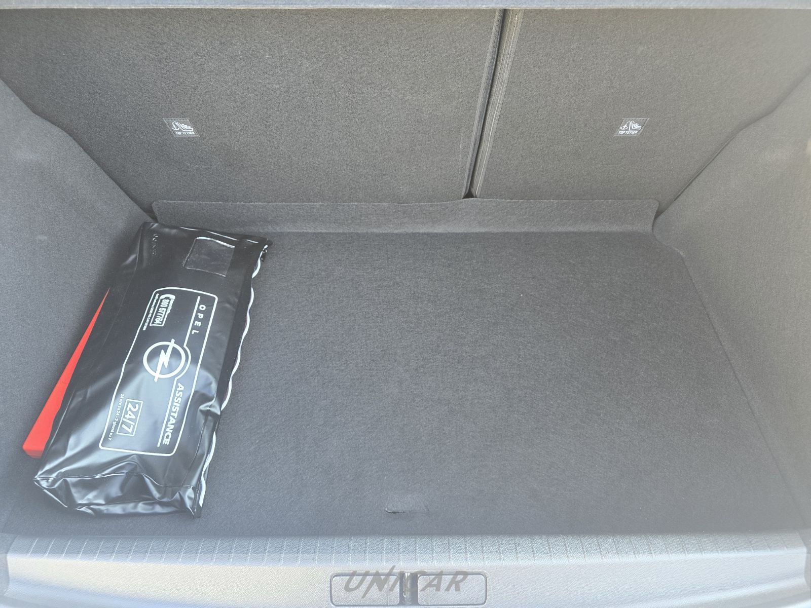 UNICAR Opel Corsa