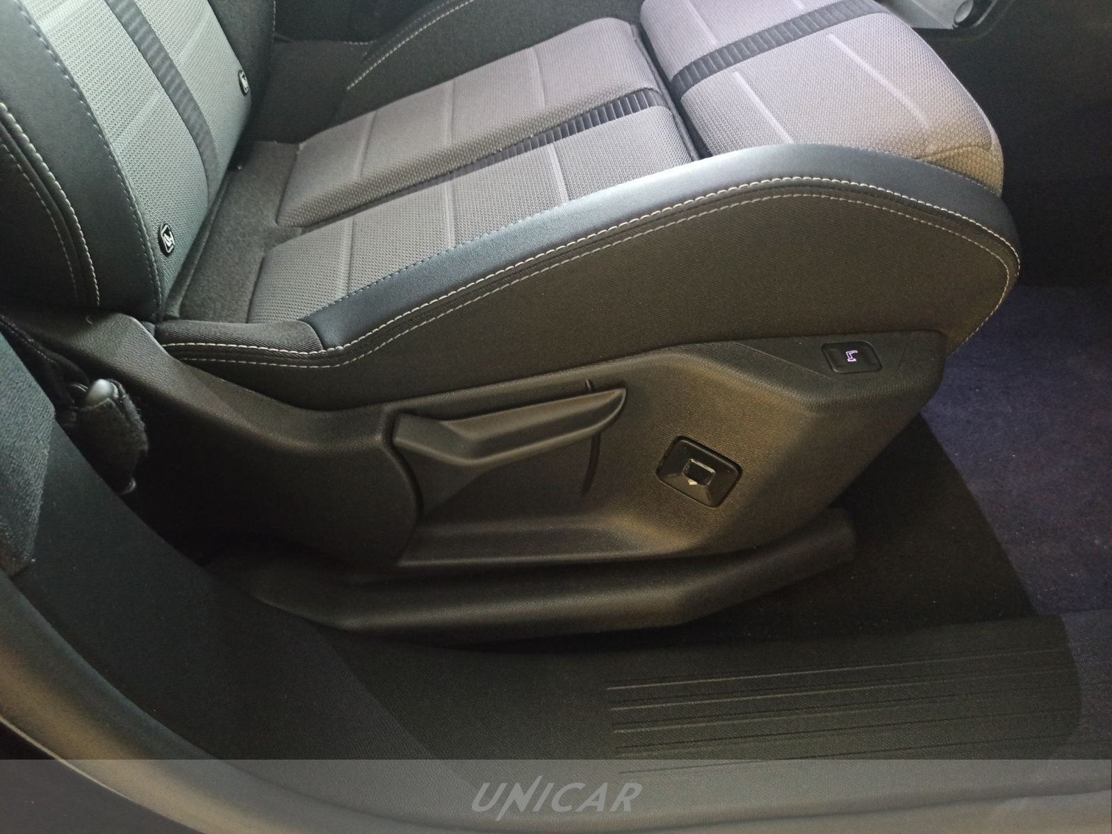 UNICAR Opel Grandland