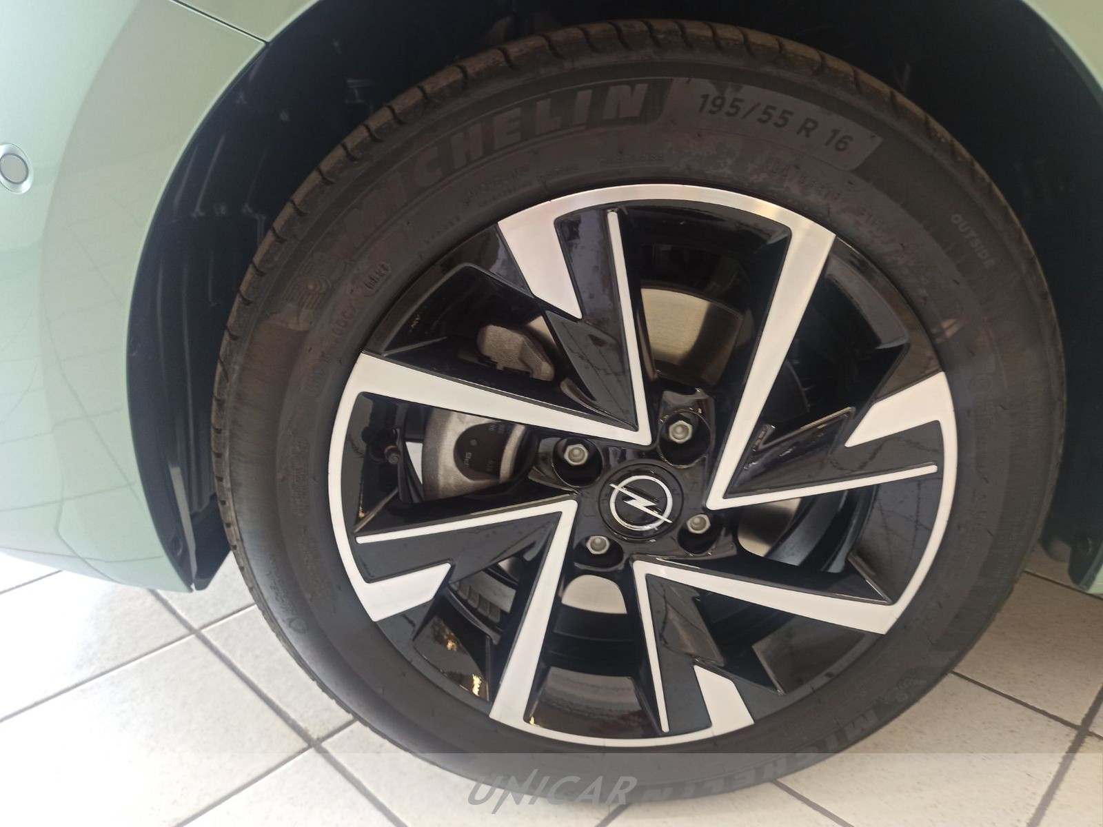 UNICAR Opel Corsa