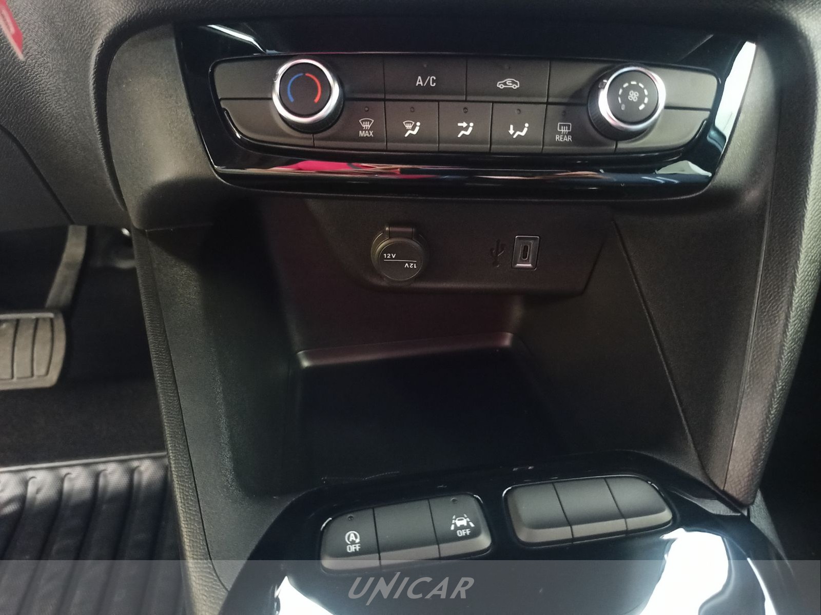 UNICAR Opel Corsa