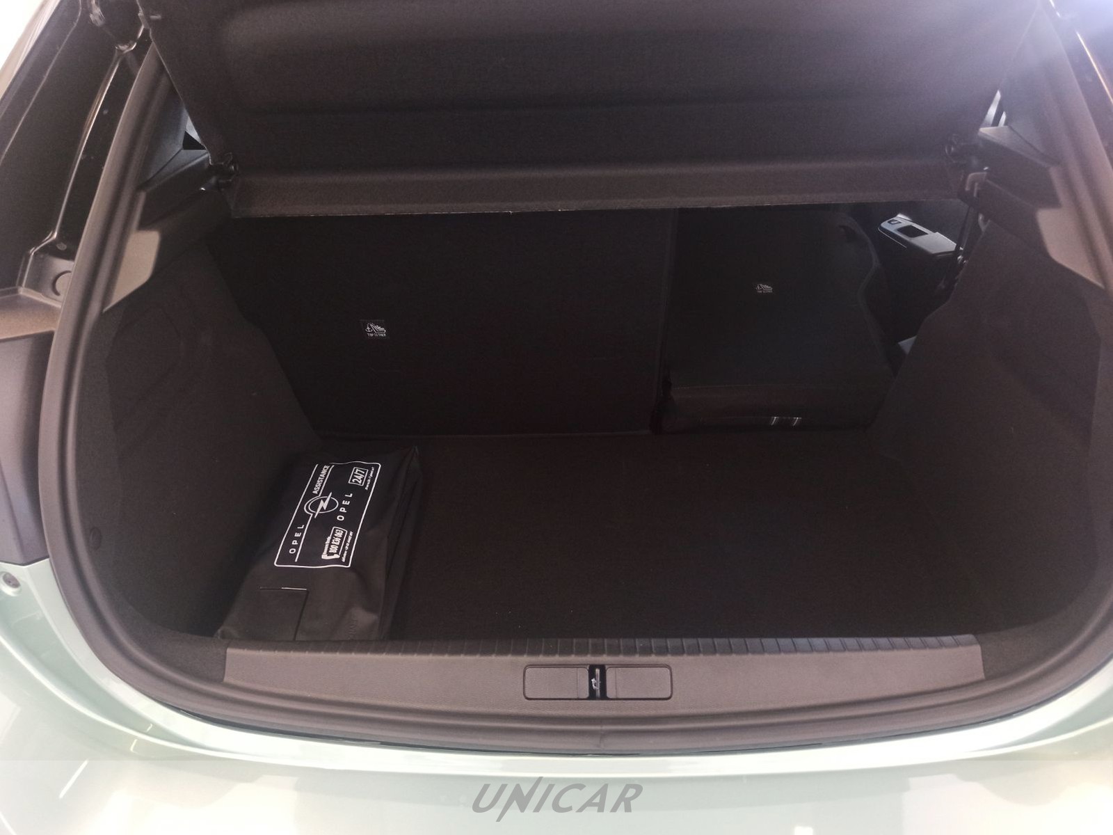 UNICAR Opel Corsa