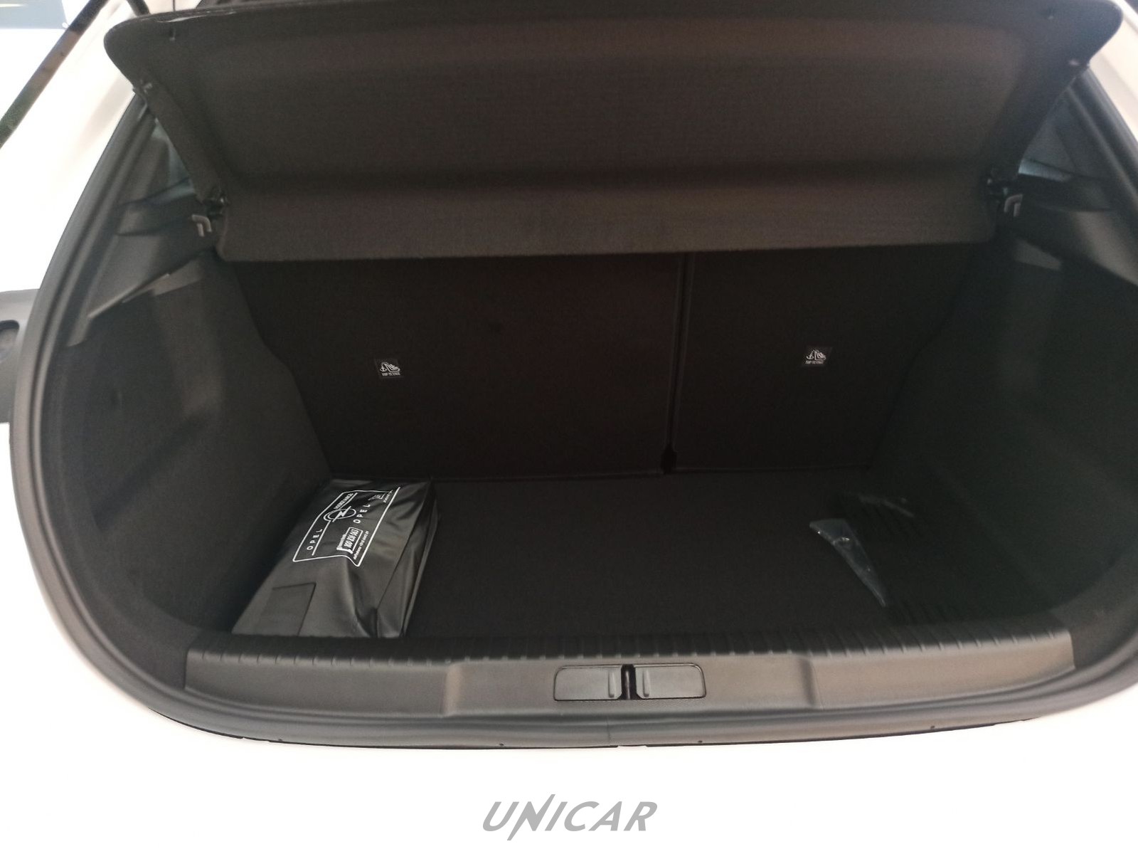 UNICAR Opel Mokka