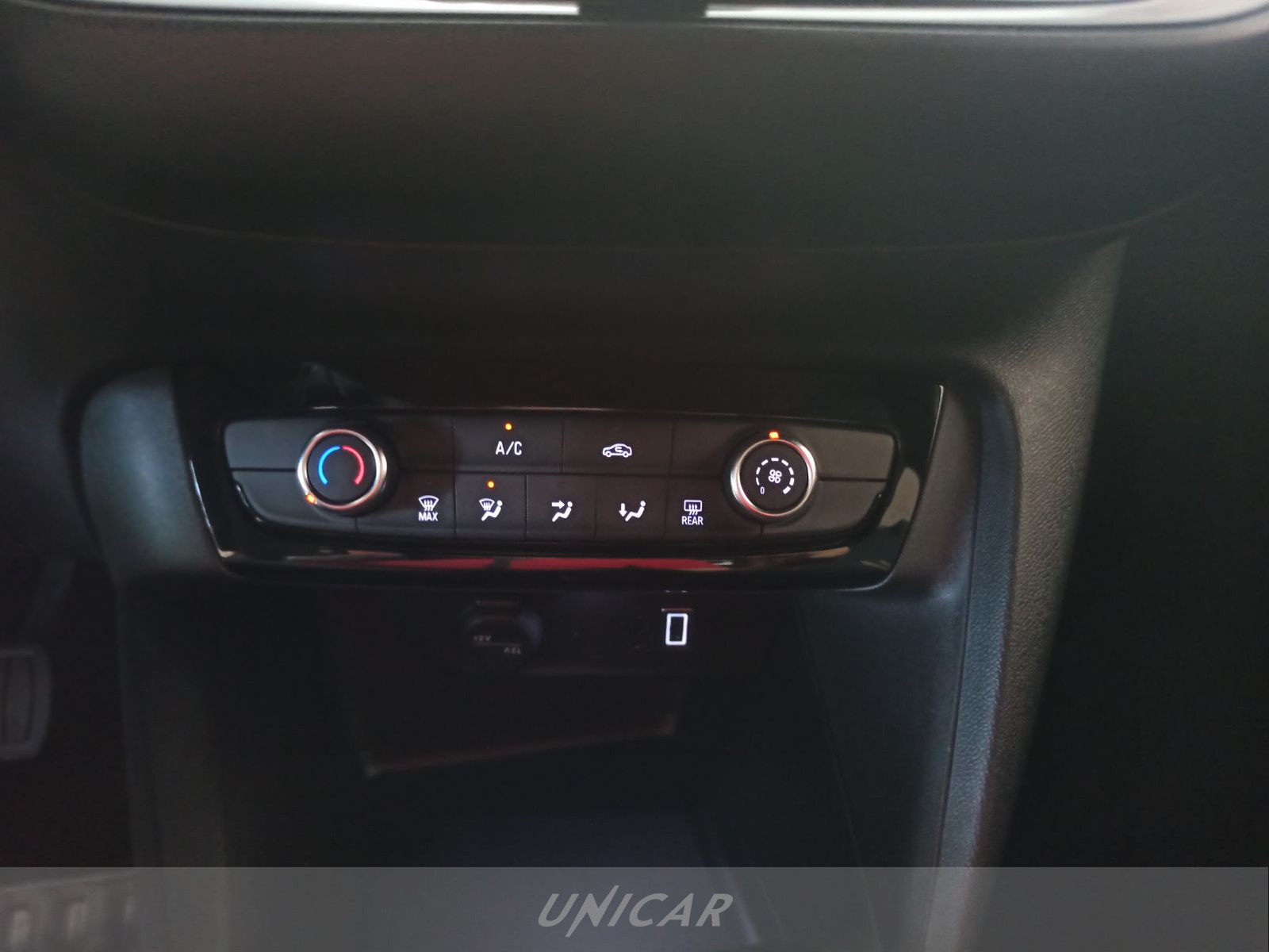 UNICAR Opel Corsa