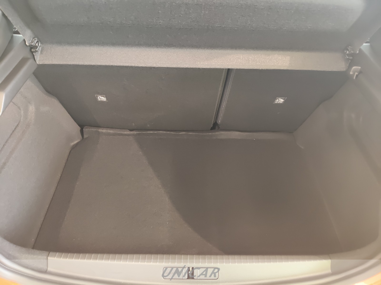 UNICAR Opel Corsa