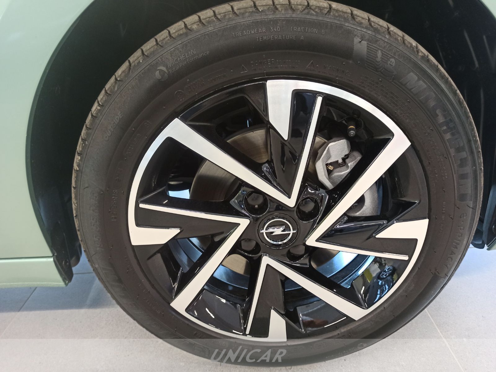 UNICAR Opel Corsa