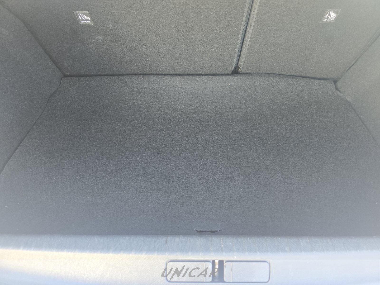 UNICAR Opel Corsa