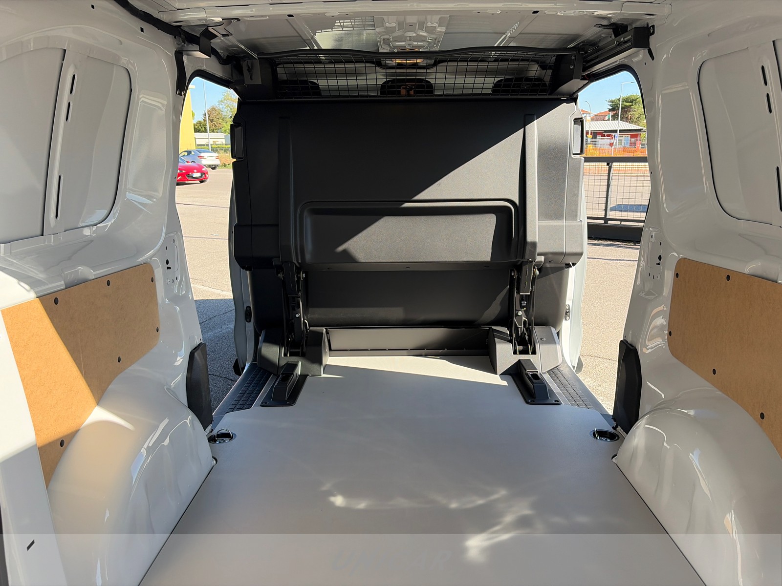 UNICAR Opel Vivaro
