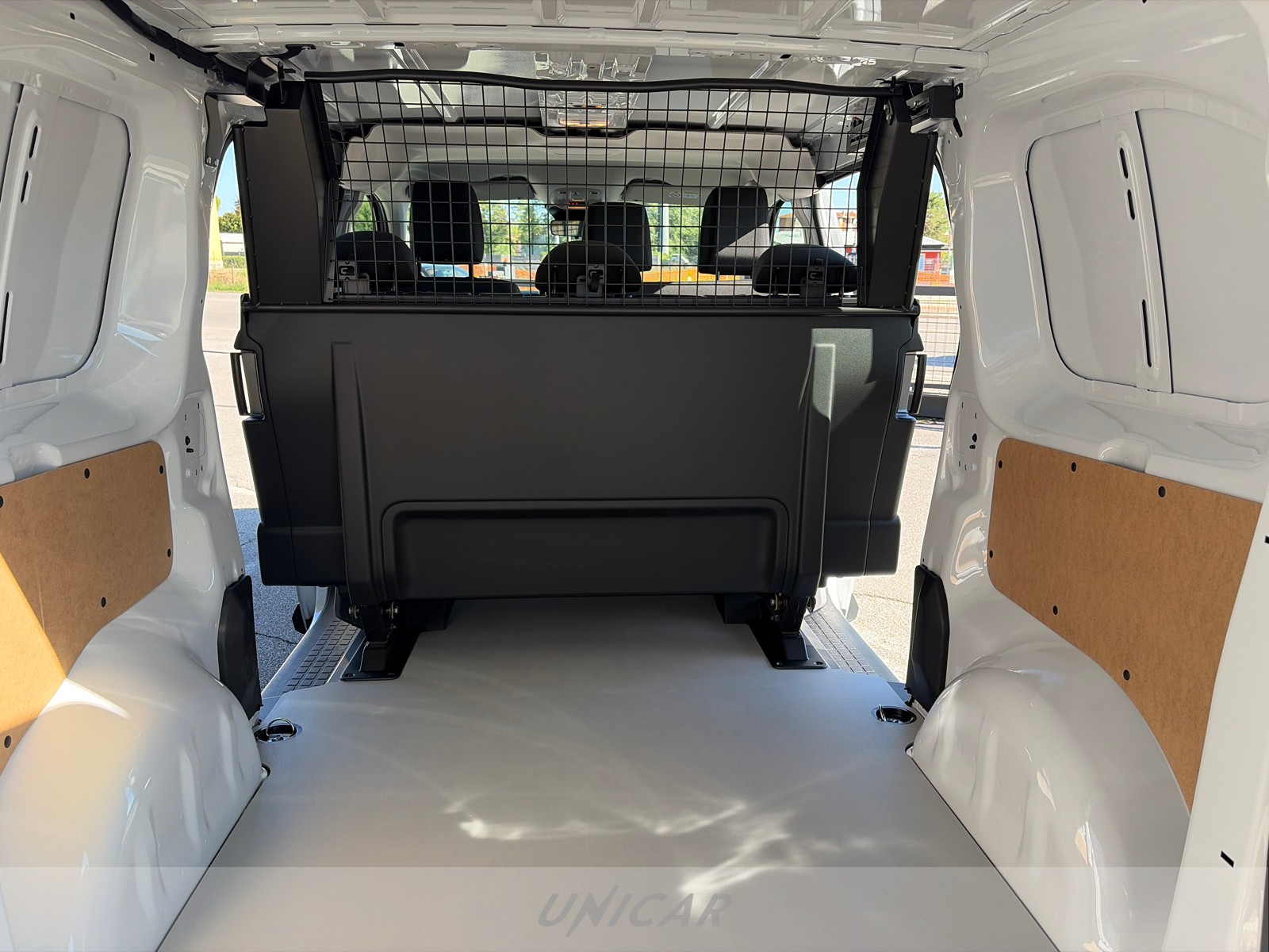 UNICAR Opel Vivaro
