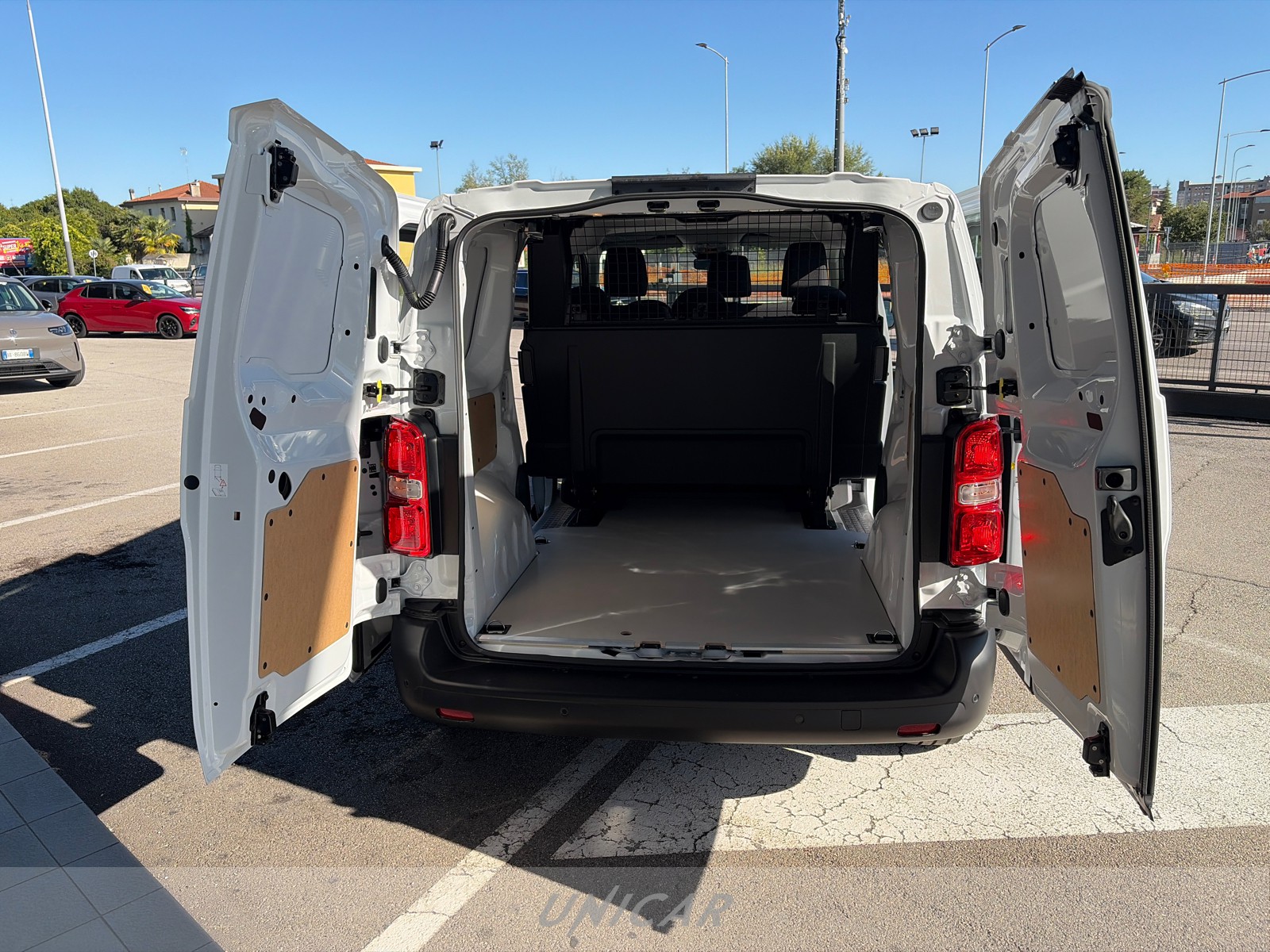 UNICAR Opel Vivaro