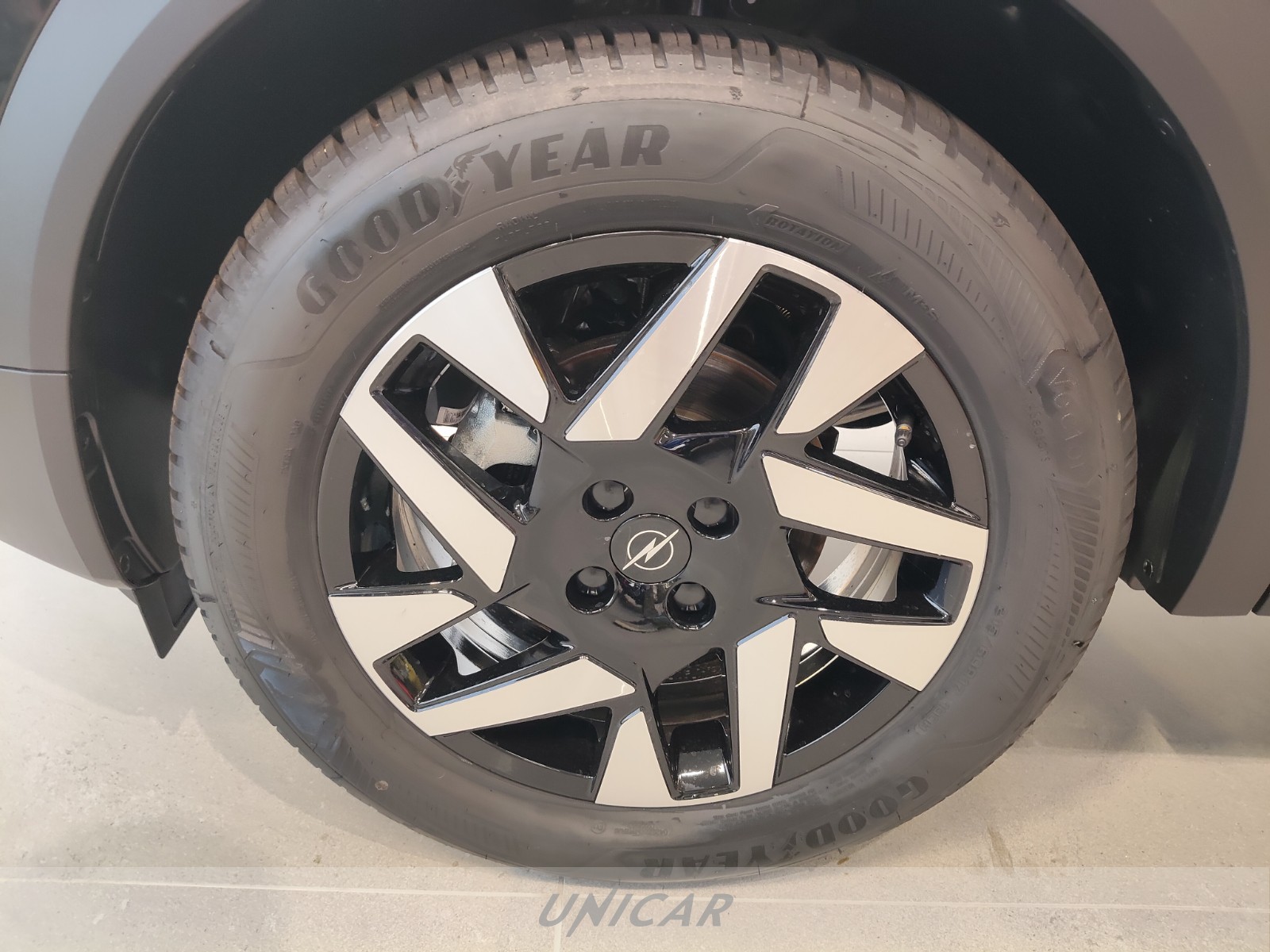 UNICAR Opel Mokka