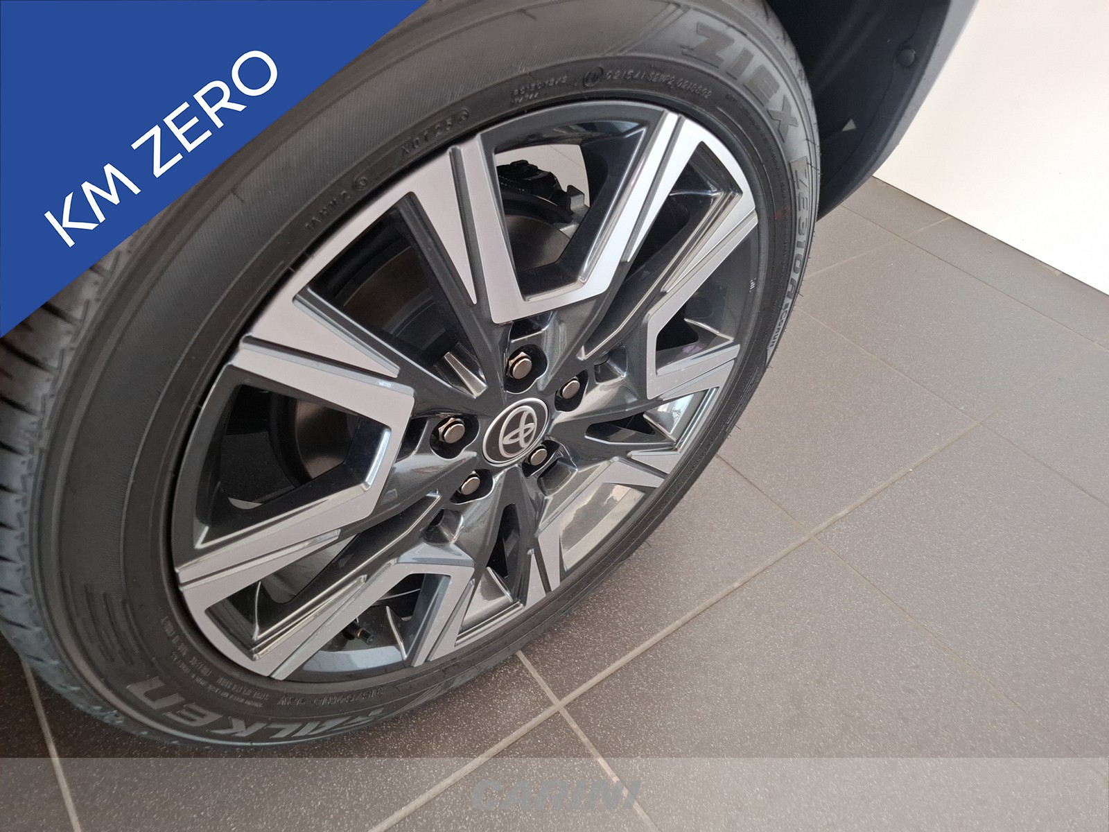 CARINI Toyota yaris cross